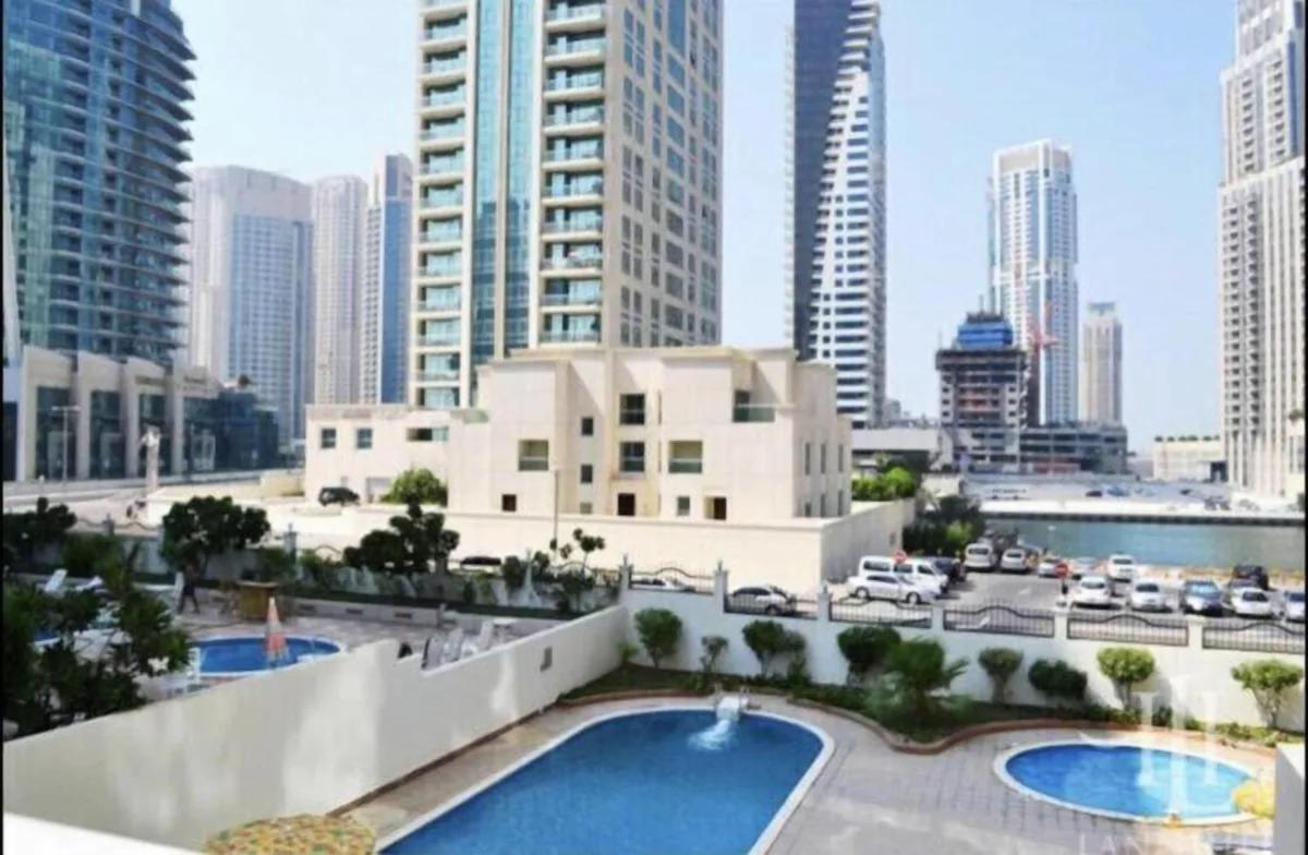 Luxury In Marina Apartment
