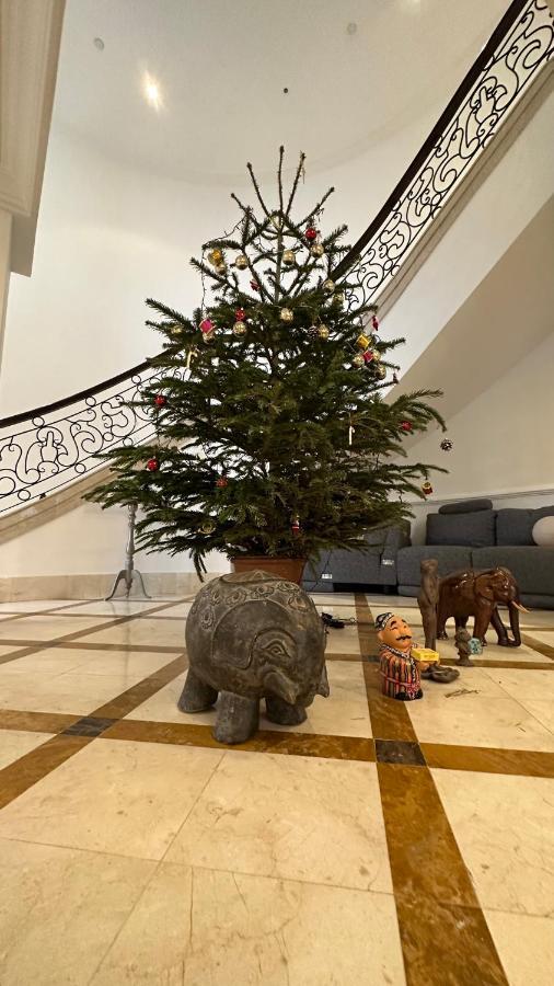 Neyar Beach Vibes - The Penthouse Hostel Dubai