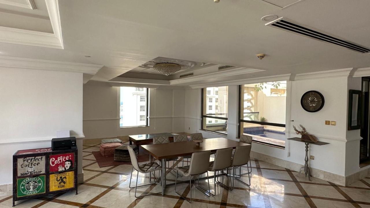 Hostel Neyar Beach Vibes - The Penthouse Dubai