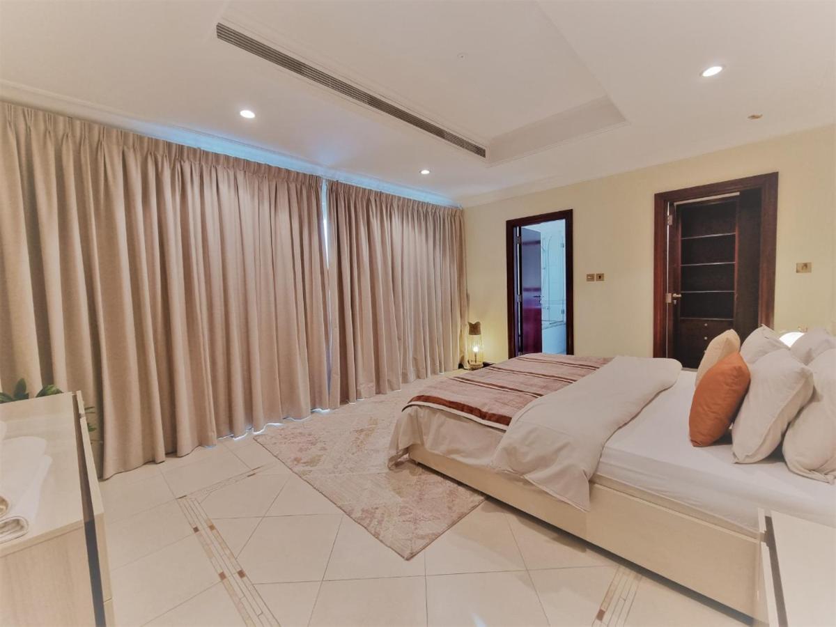 Villa Palm Jumeirah Stunning 4bhk