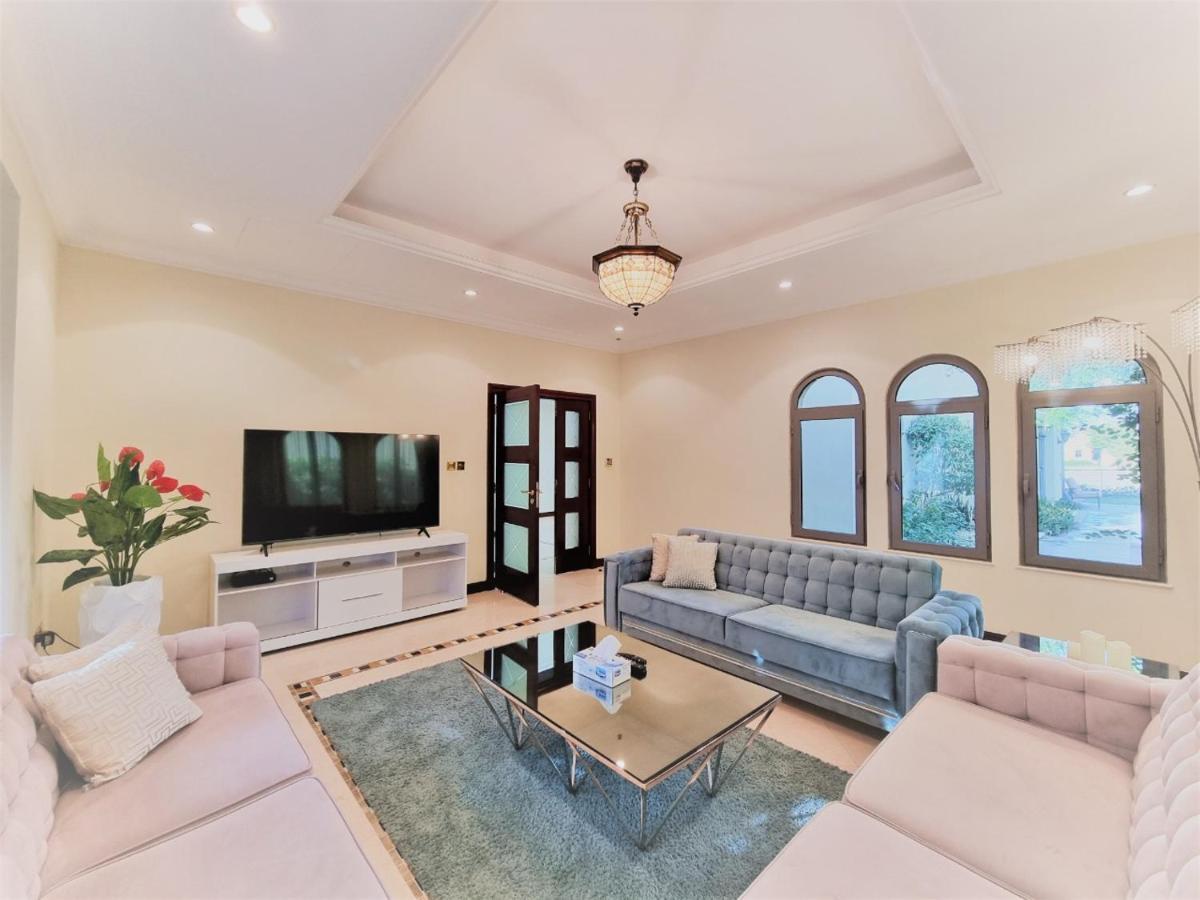 Palm Jumeirah Stunning 4bhk Villa
