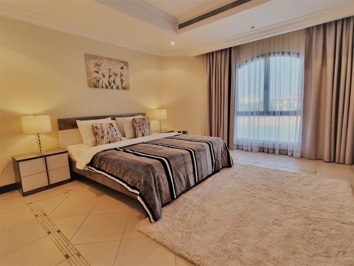 Palm Jumeirah Stunning 4bhk Villa *