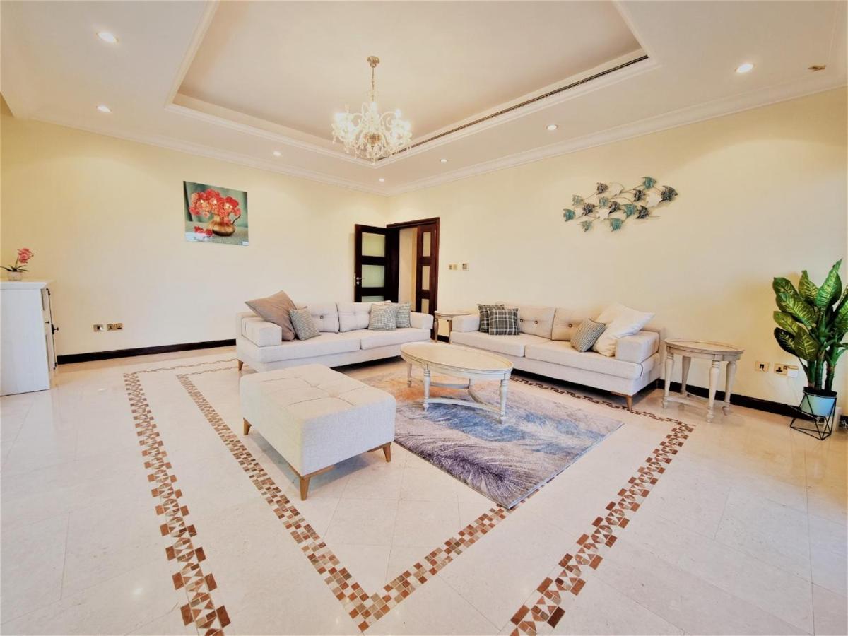 Palm Jumeirah Stunning 4bhk *