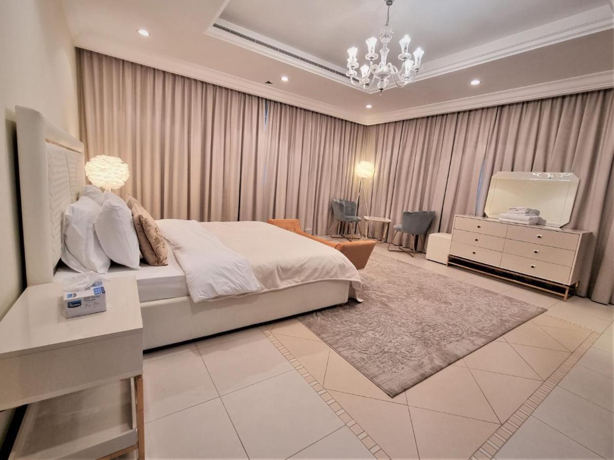 Palm Jumeirah Stunning 4bhk * Dubai