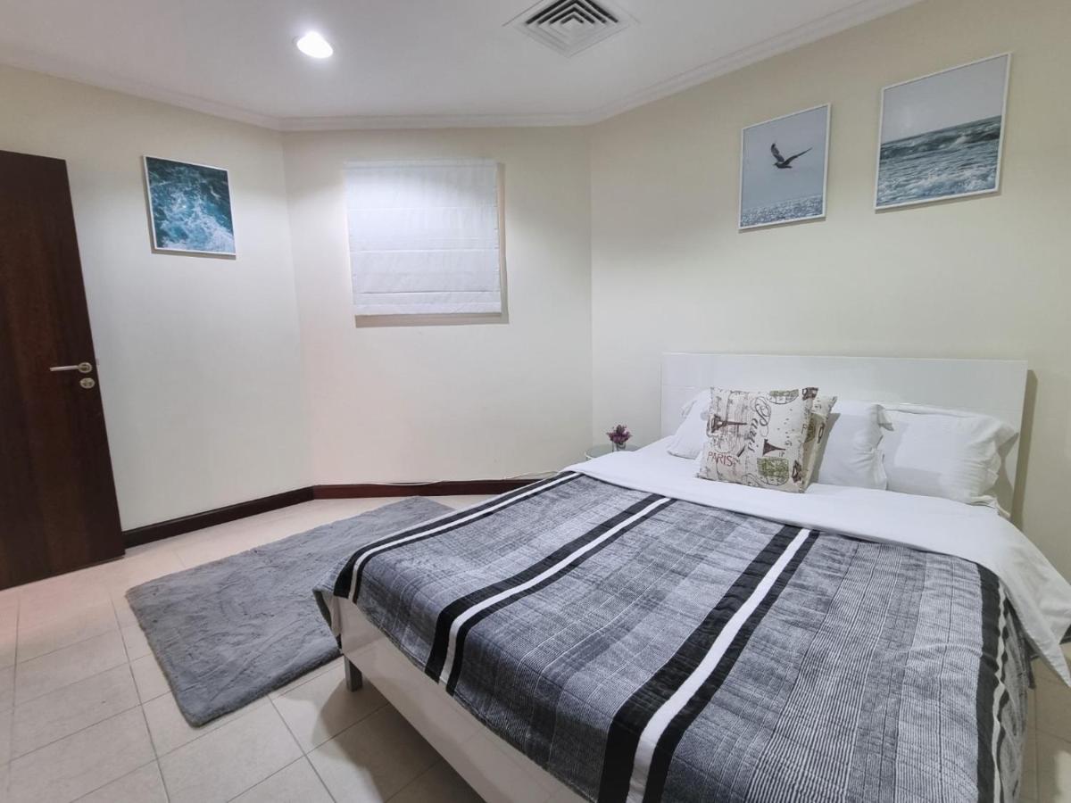 Villa Palm Jumeirah Stunning 4bhk *