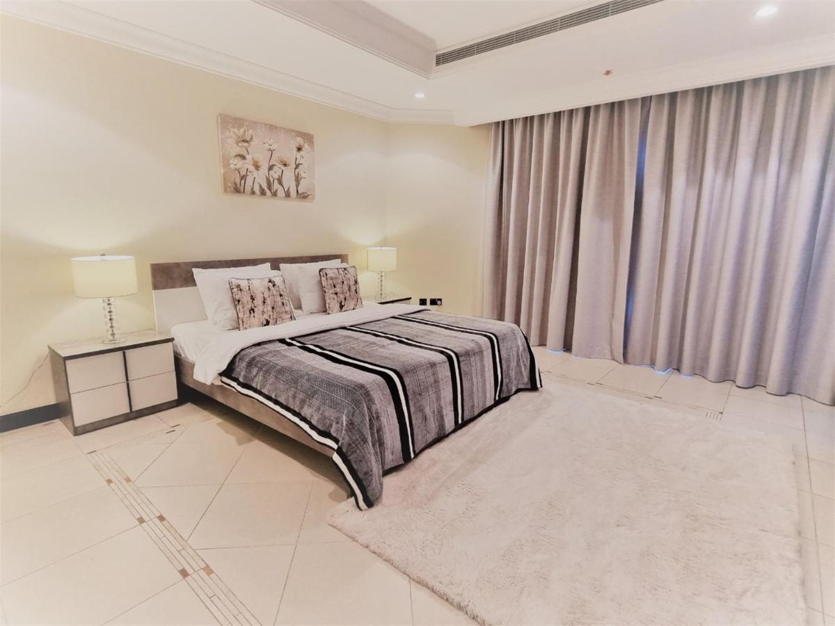 Palm Jumeirah Stunning 4bhk *