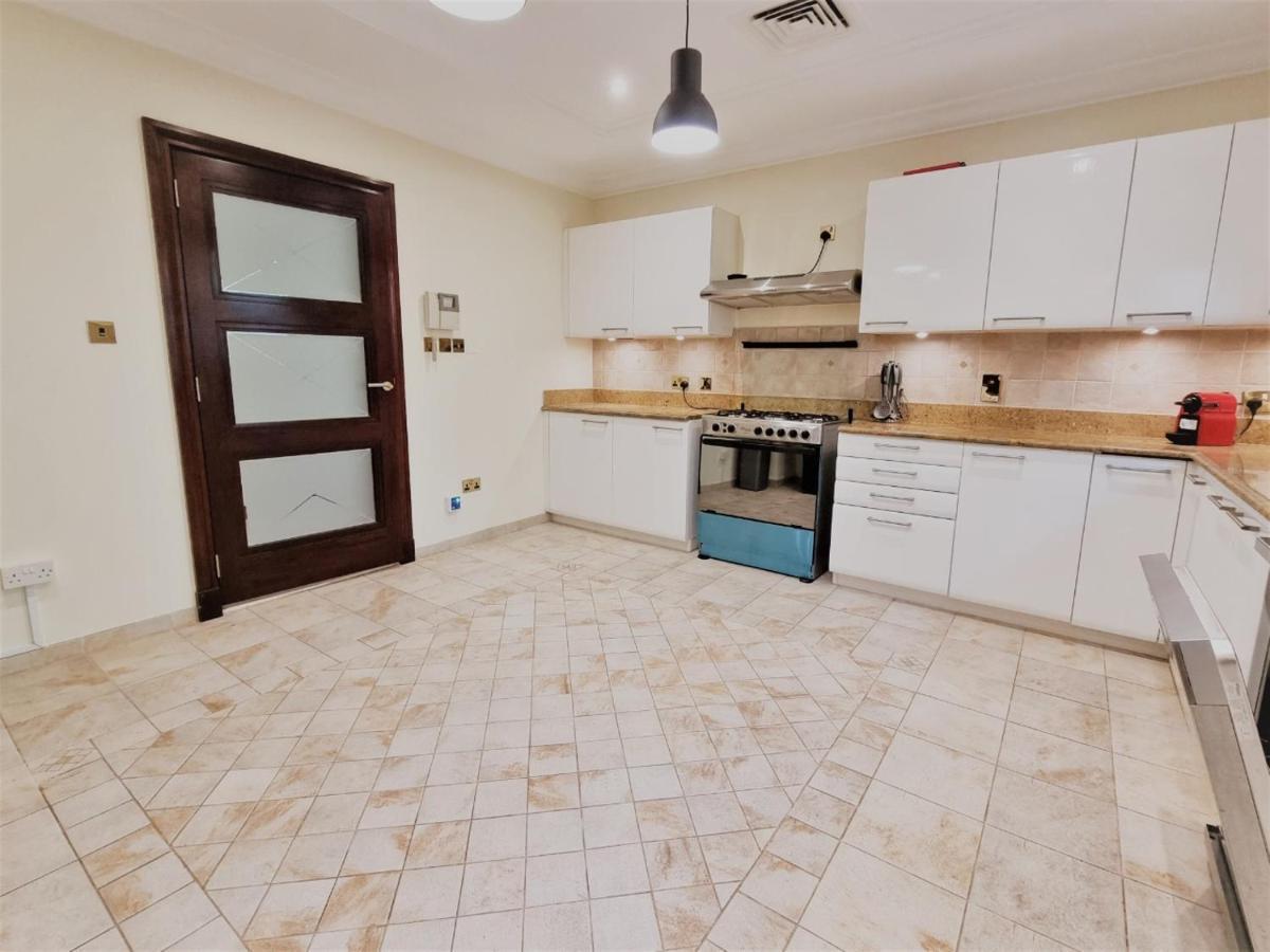 Palm Jumeirah Stunning 4bhk Villa *
