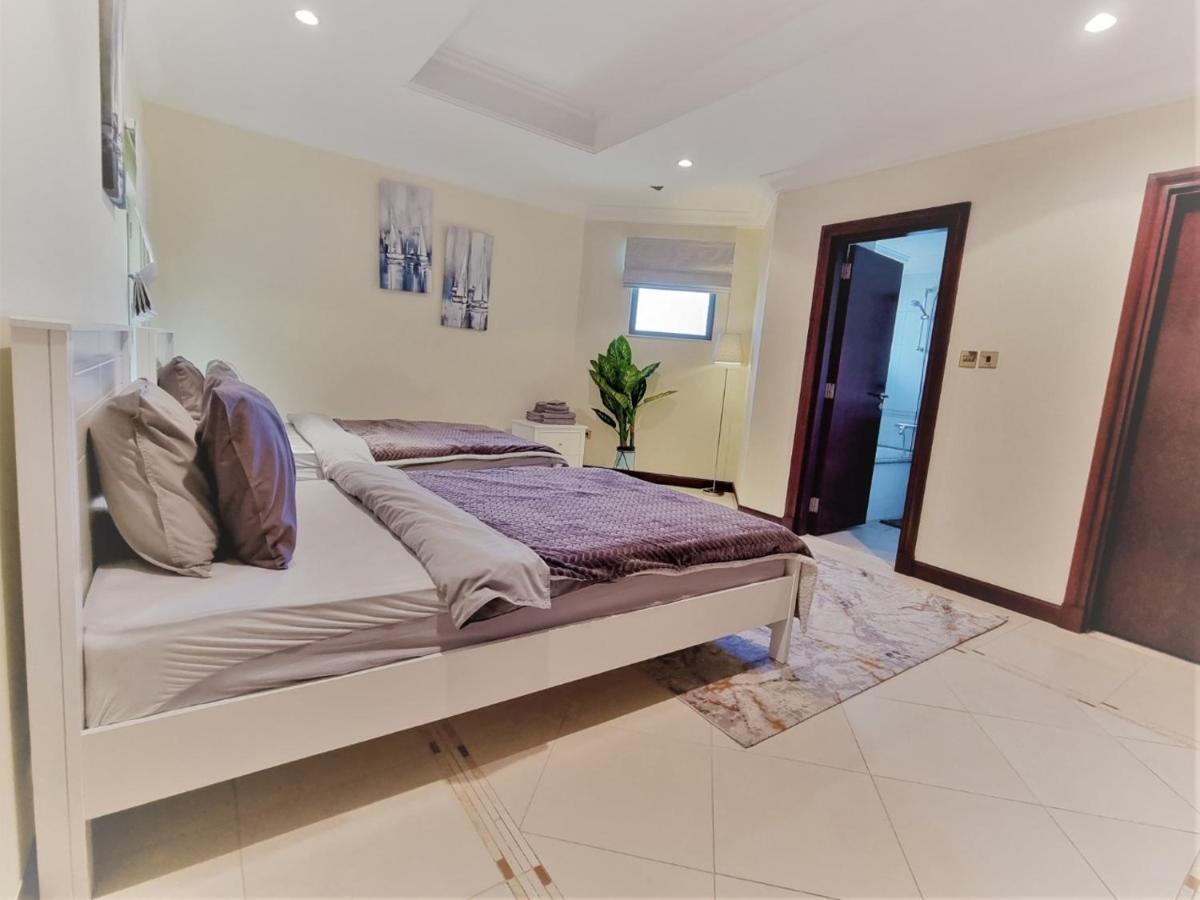 Palm Jumeirah Stunning 4bhk *