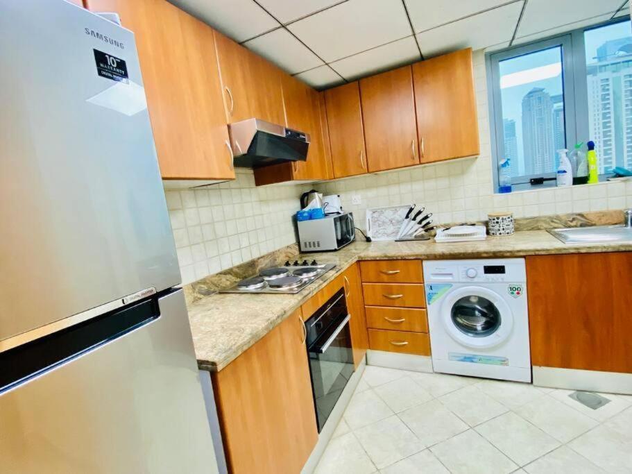 Marina 1 Bedroom Hall With Beautiful View *