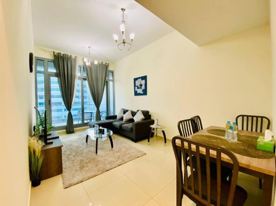Apartment Marina 1 Bedroom Hall With Beautiful View