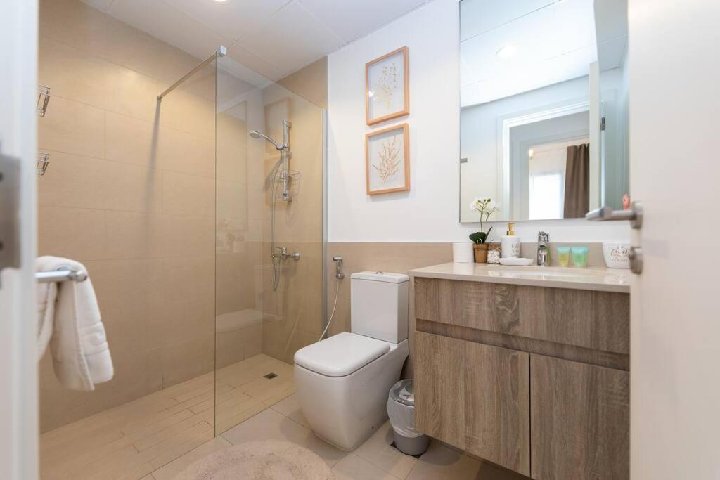 Brand New 1br With A Pool, Gym & Games Area Apartment Dubai