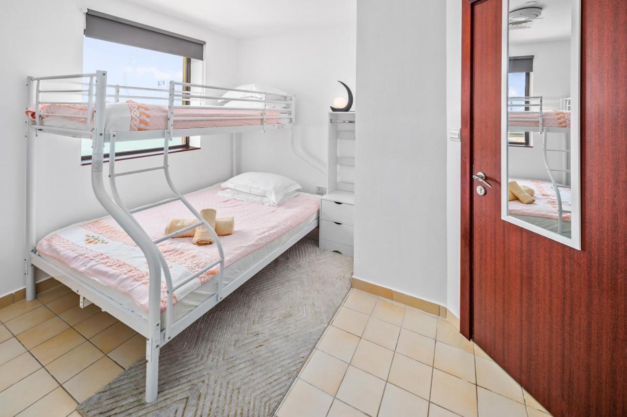 Spacious 4-bed In Jbr Rimal With Access To Beach! Apartment