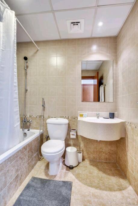 New!! Marina View - Recently Renovated Apartment Dubai
