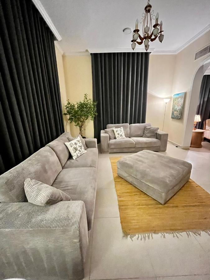 Villa Independent Spacious 3 Bedroom *