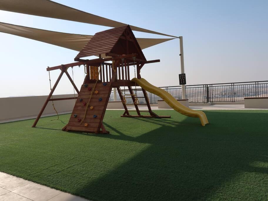 Lovely In With Many Amenities *