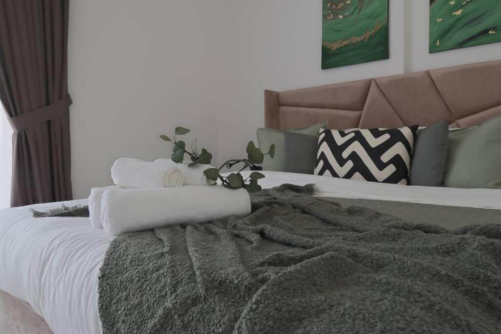 Lovely In With Many Amenities Apartment Dubai