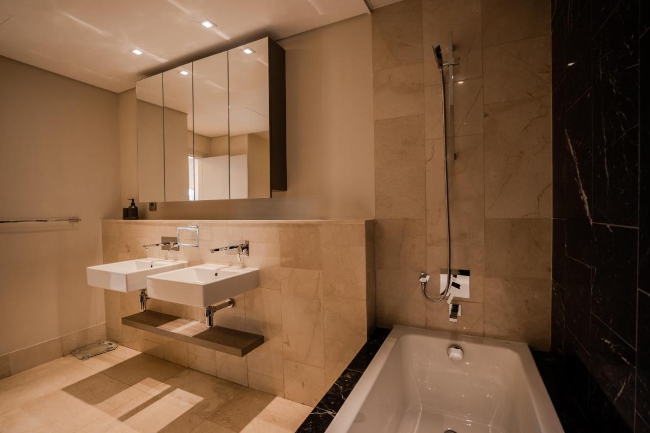 Apartment Luxurious Palm Jumeirah With Sea Views Dubai