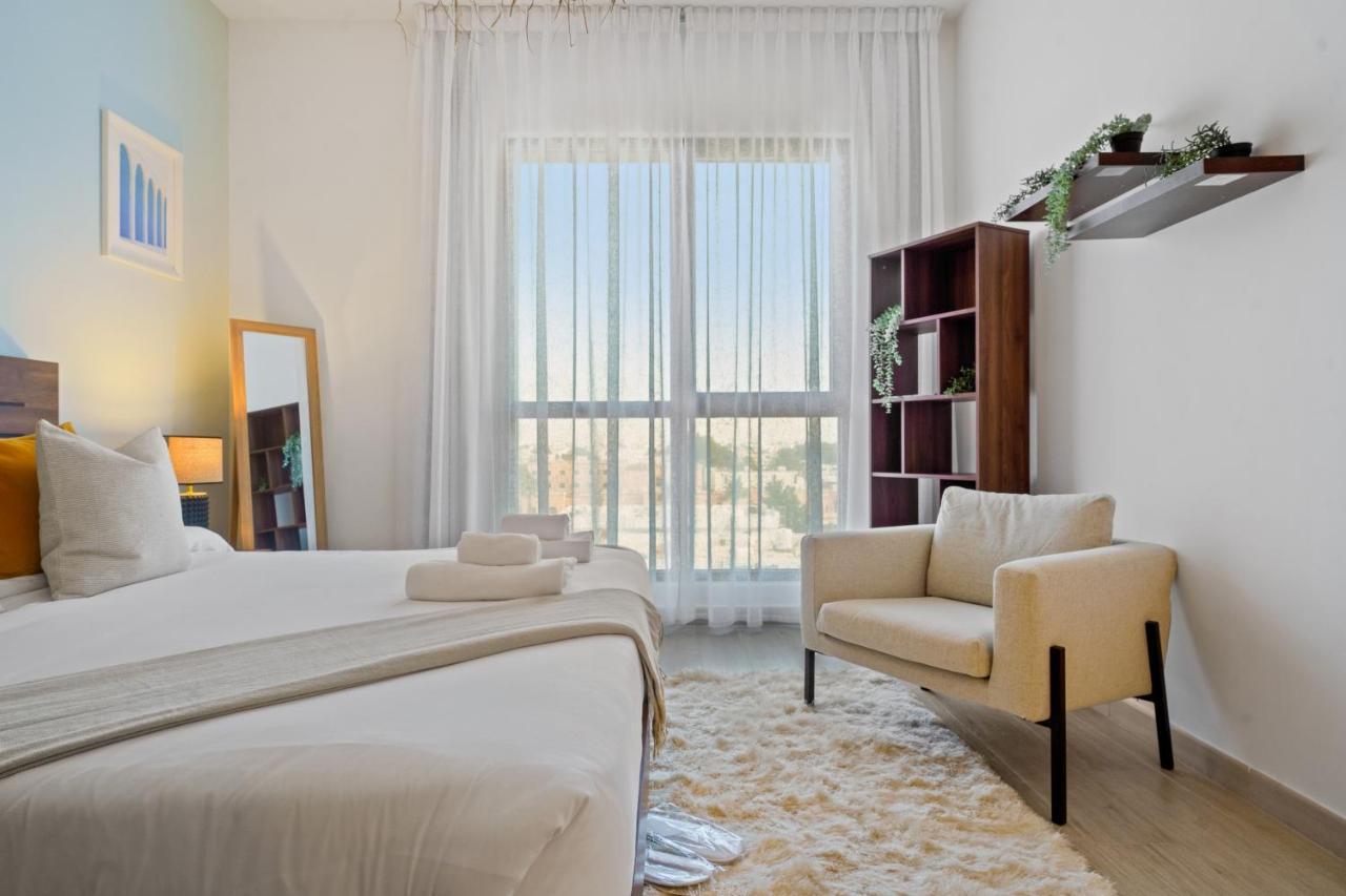 Apartment Iconic Views With Balcony Close To The