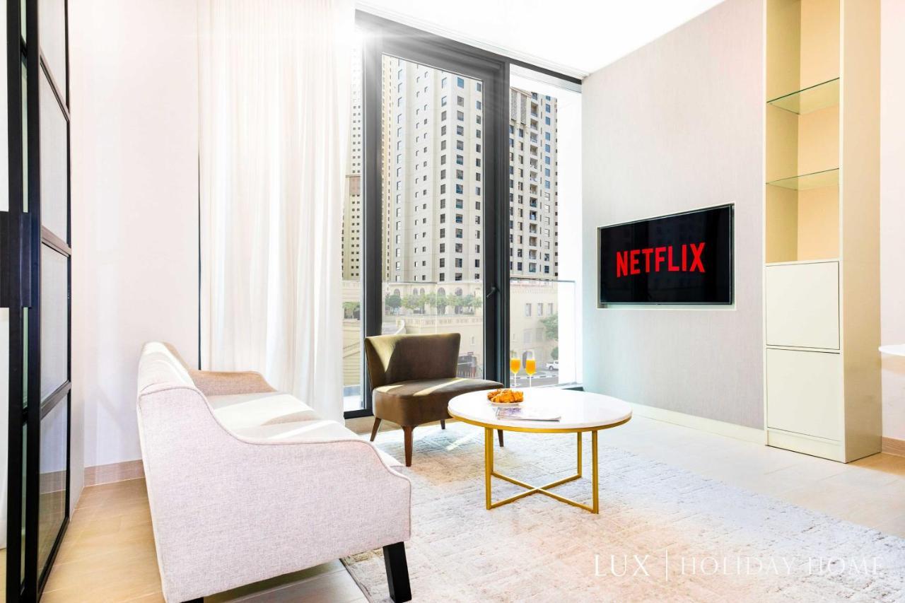 Lux - Contemporary In The Marina Daire *