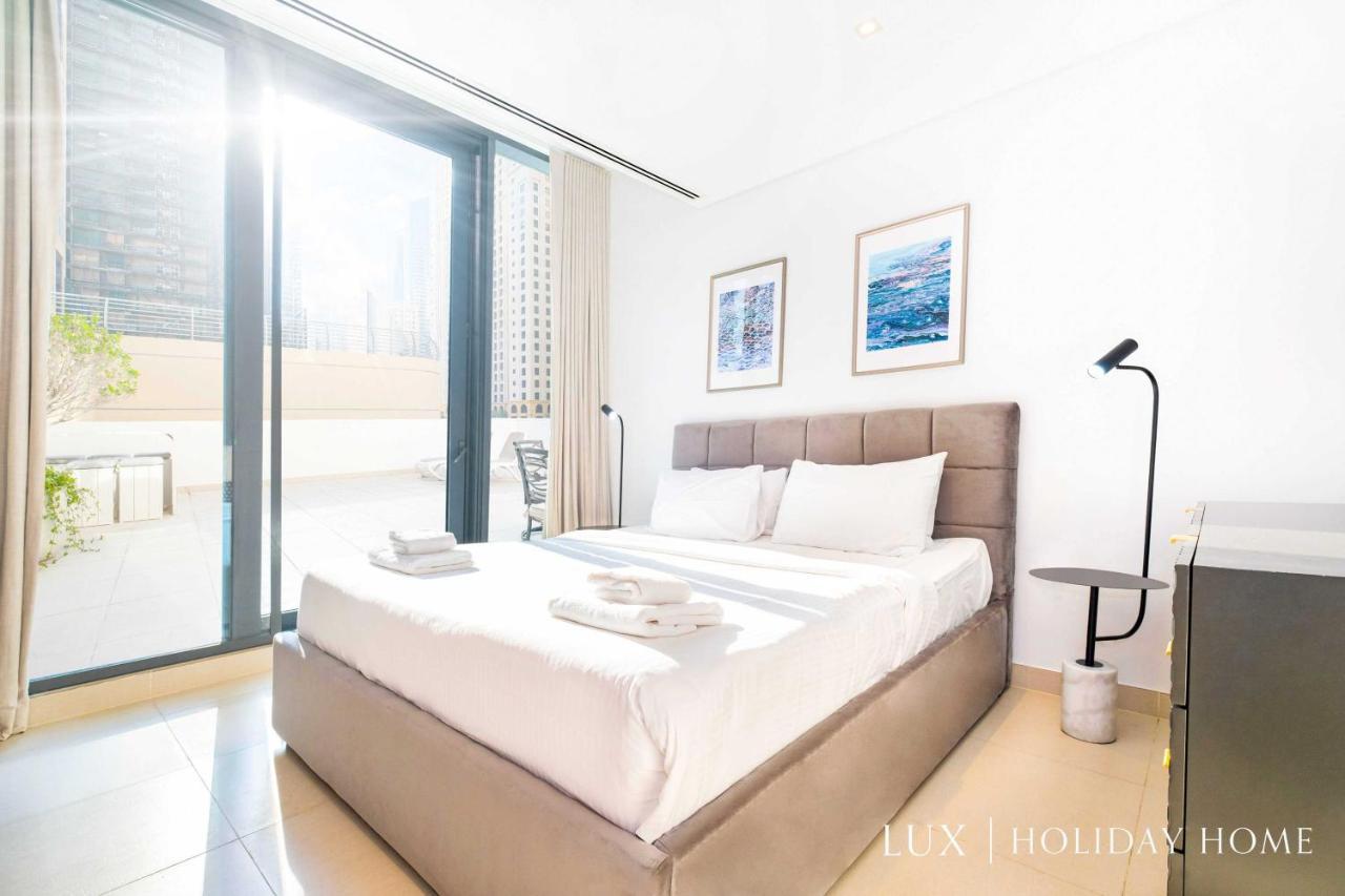 Lux - Contemporary In The Marina Dubai