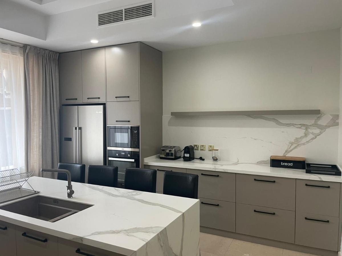 Rare Gem - 5 Bhk Taj Grandeur, Palm Jumeirah * Dubai