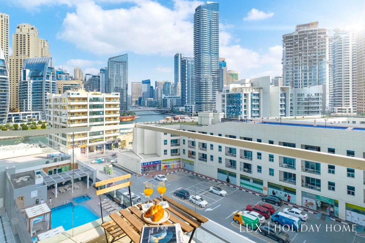 Lux The Modern Marina 2 Bed Daire *