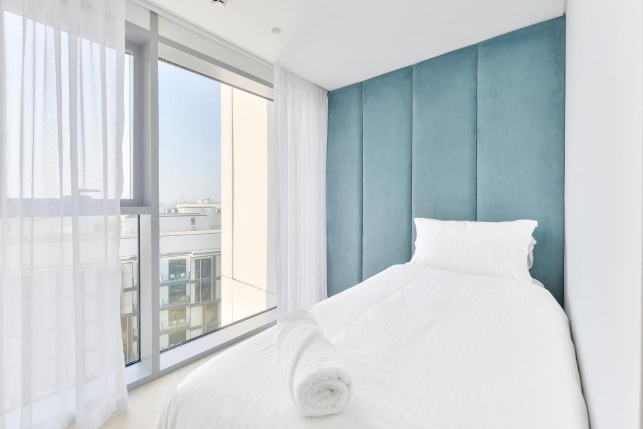 Boutique 3+ 1 Bedroom Apt Facing Ain Apartment
