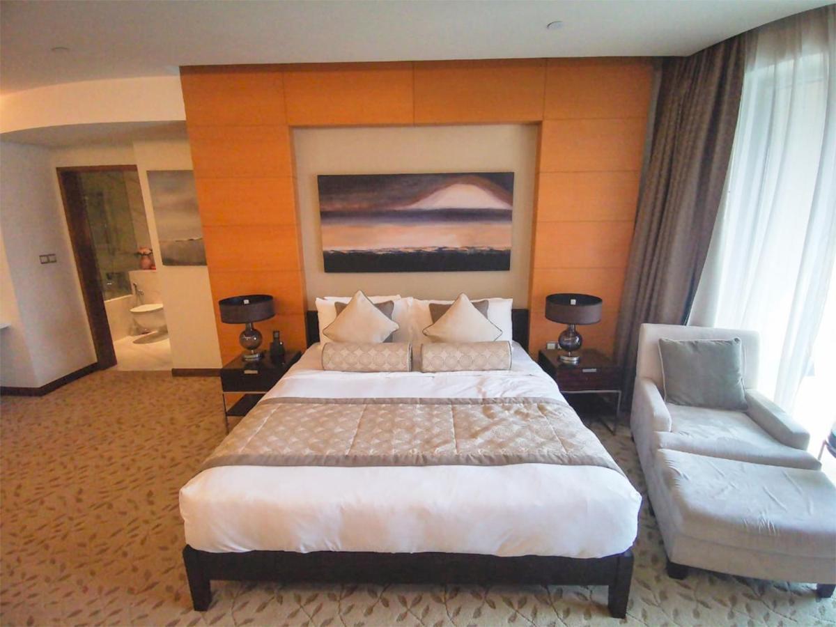 Fashion Avenue - Formerly Address Mall Apartment *