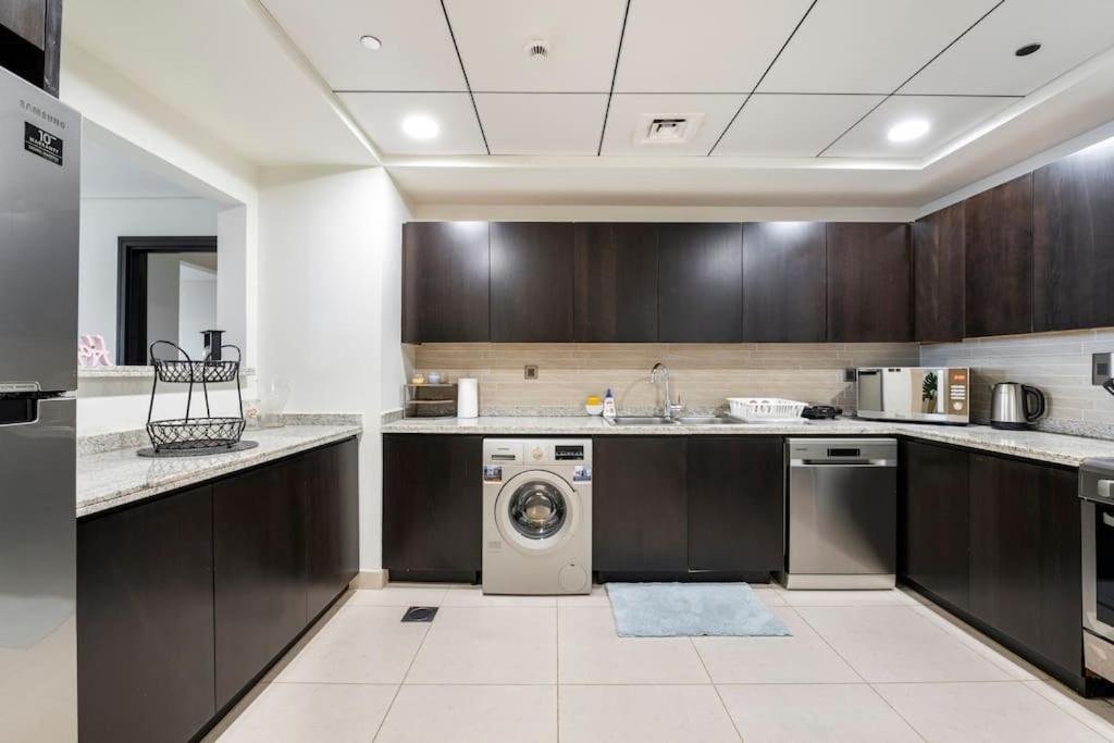 Balqis Residense Palm Jumeirah,pool, Beach, Floor, Full Sea View, Restaurants Daire *