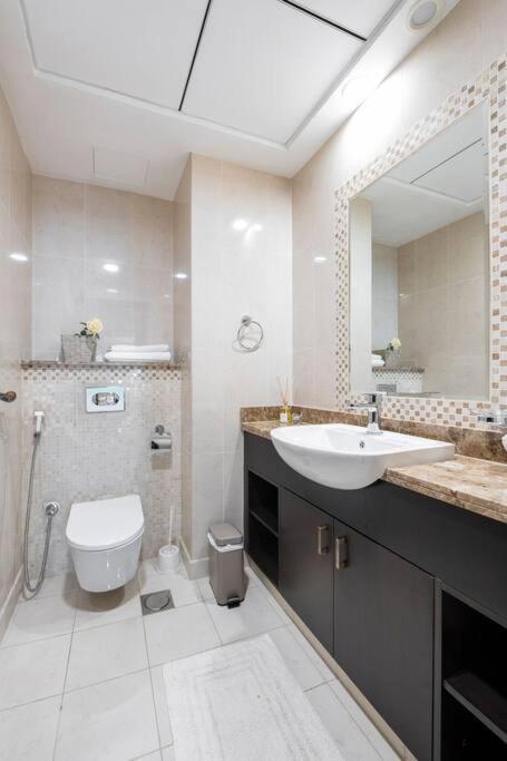 Balqis Residense Palm Jumeirah,pool, Beach, Floor, Full Sea View, Restaurants
