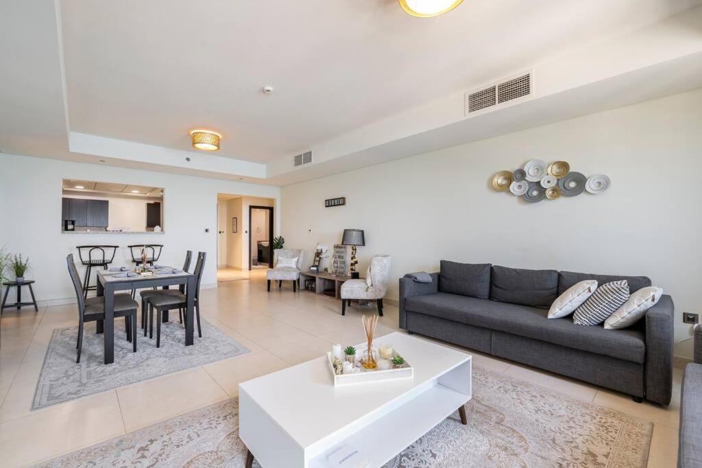 Daire Balqis Residense Palm Jumeirah,pool, Beach, Floor, Full Sea View, Restaurants Dubai