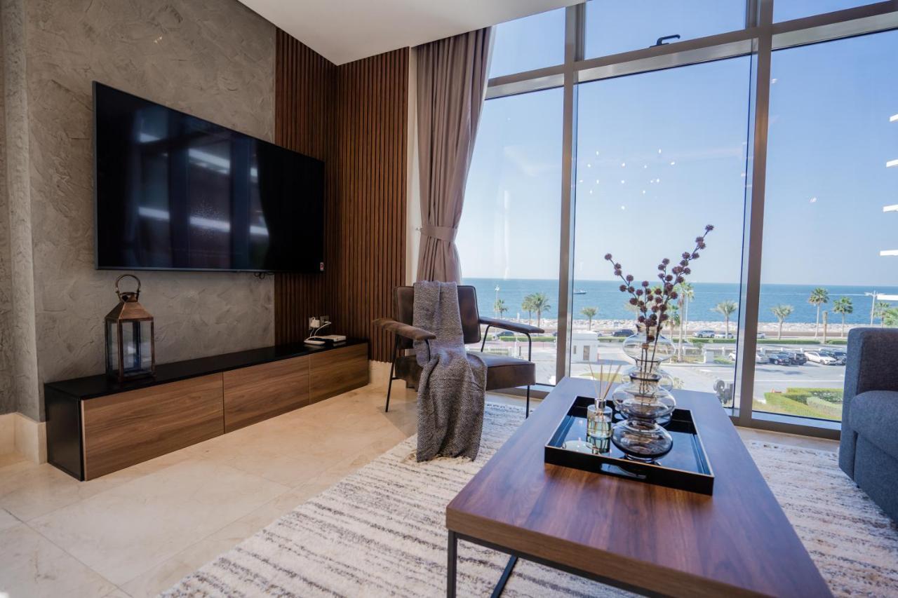 Luxurious Palm Jumeirah With Sea Views