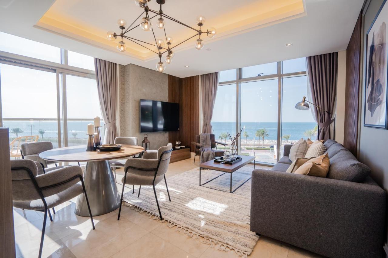 Luxurious Palm Jumeirah With Sea Views Apartment *
