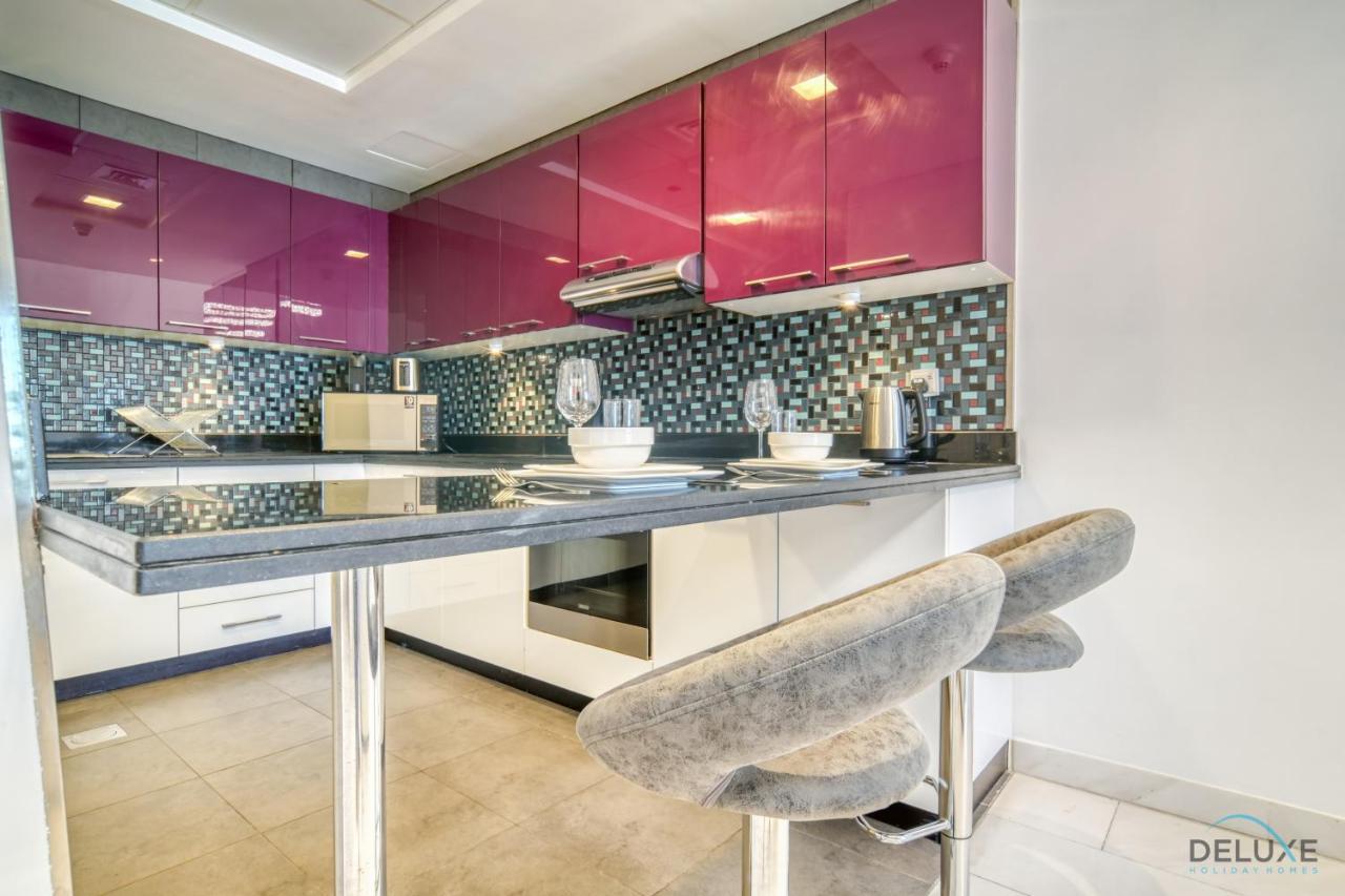 Apartment Sea Views From Living To Bedroom Perfect For Staycation, Marina By Deluxe Homes