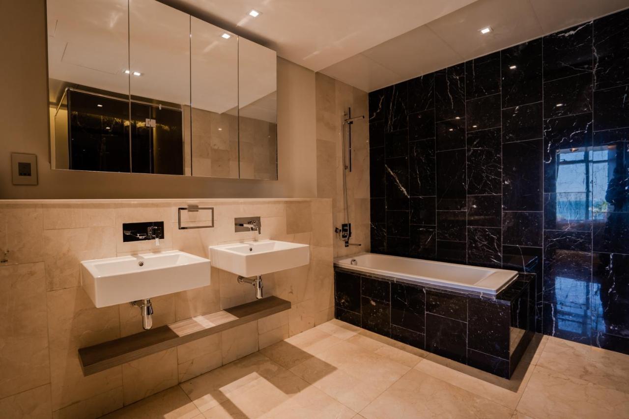 Apartment Luxurious Palm Jumeirah With Sea Views Dubai