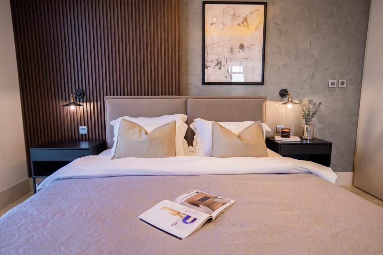 Luxurious Palm Jumeirah With Sea Views Apartment *