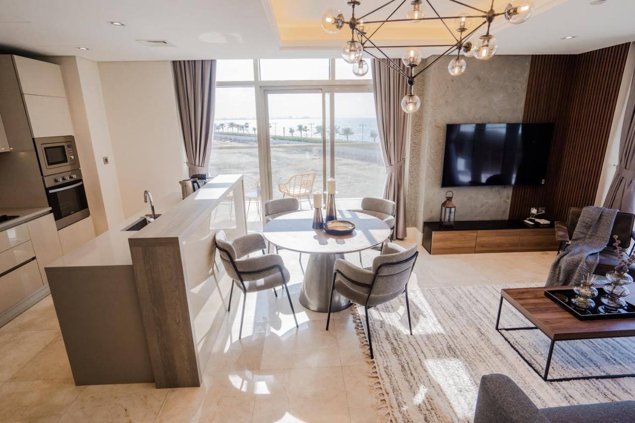 Apartment Luxurious Palm Jumeirah With Sea Views Dubai