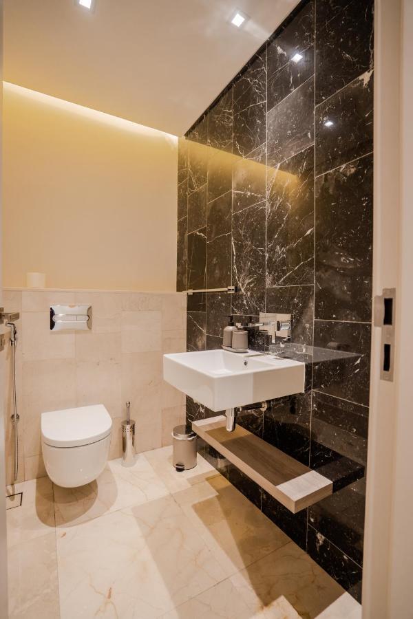Apartment Luxurious Palm Jumeirah With Sea Views Dubai