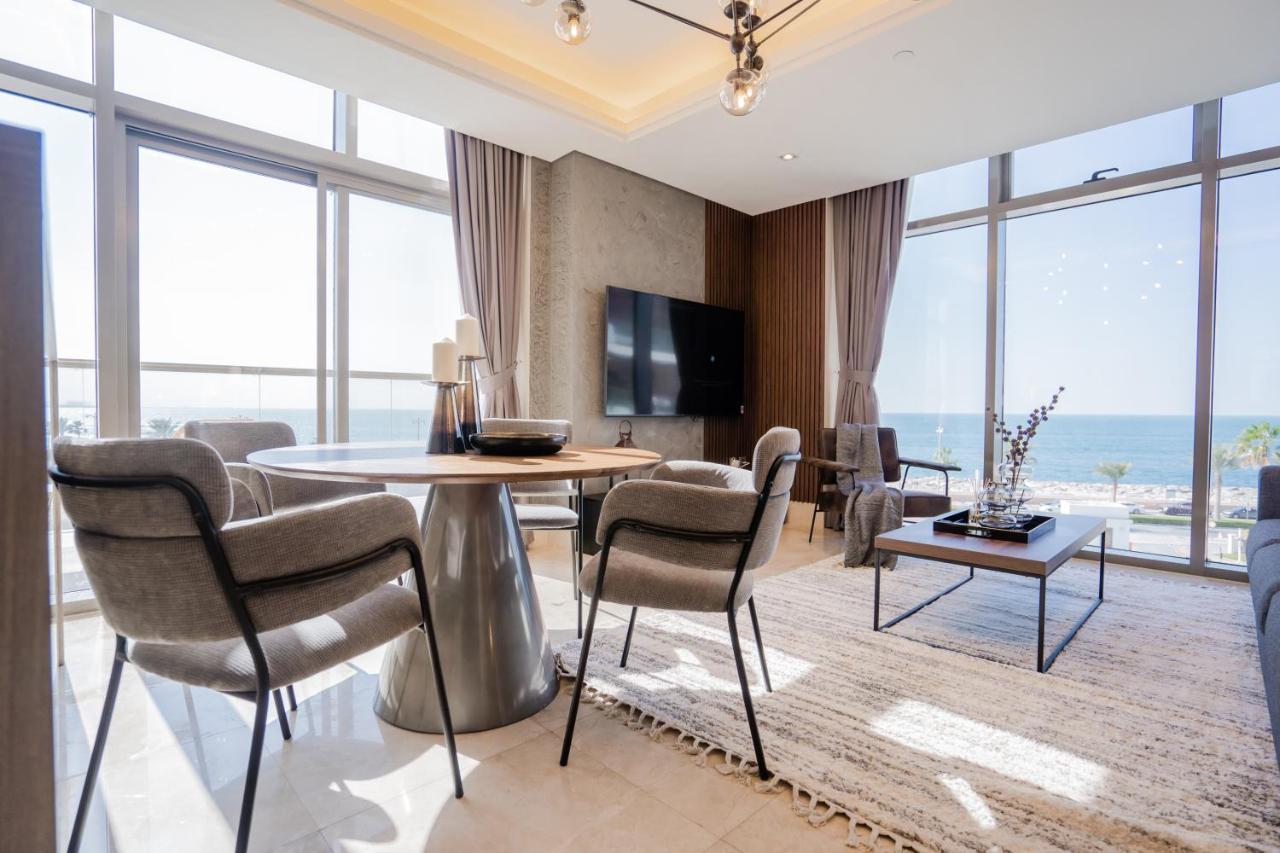 Luxurious Palm Jumeirah With Sea Views Apartment