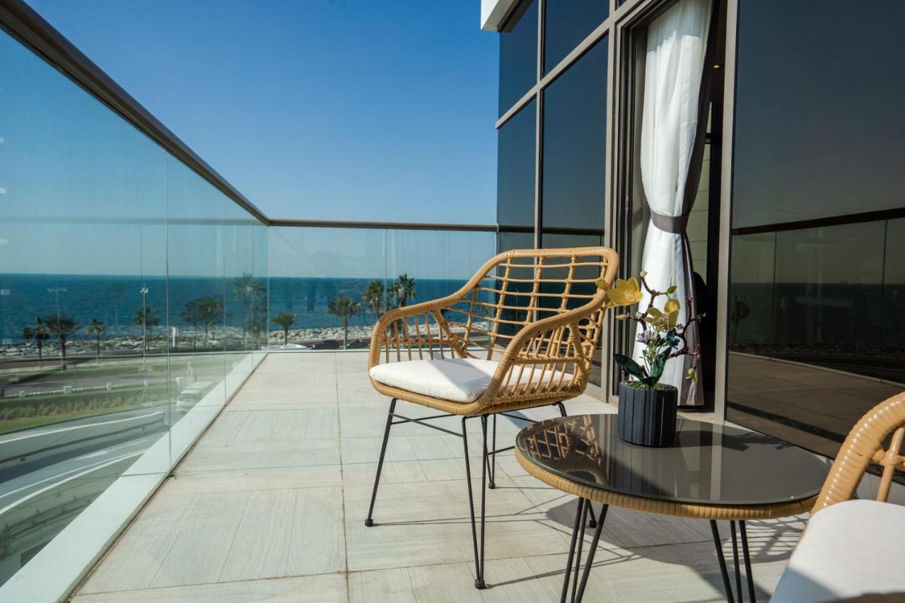 Apartment Luxurious Palm Jumeirah With Sea Views Dubai