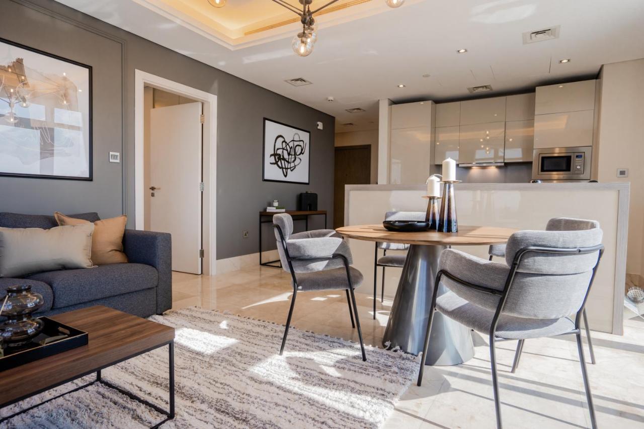 Luxurious Palm Jumeirah With Sea Views * Dubai