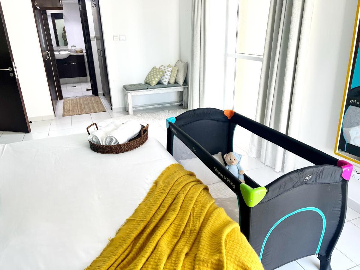 Newly Renovated Marina & Sea View Family Apartment *