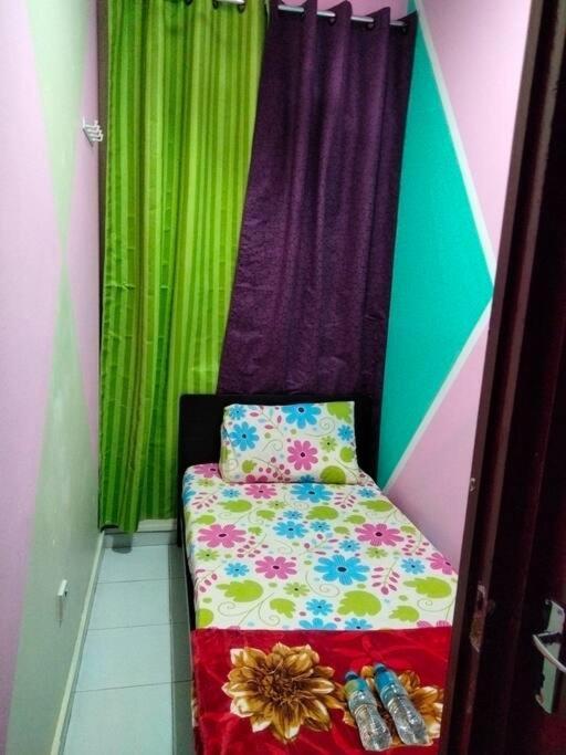 Sharaf Dg Metro Partition Private -flat 39-02# Apartment Dubai