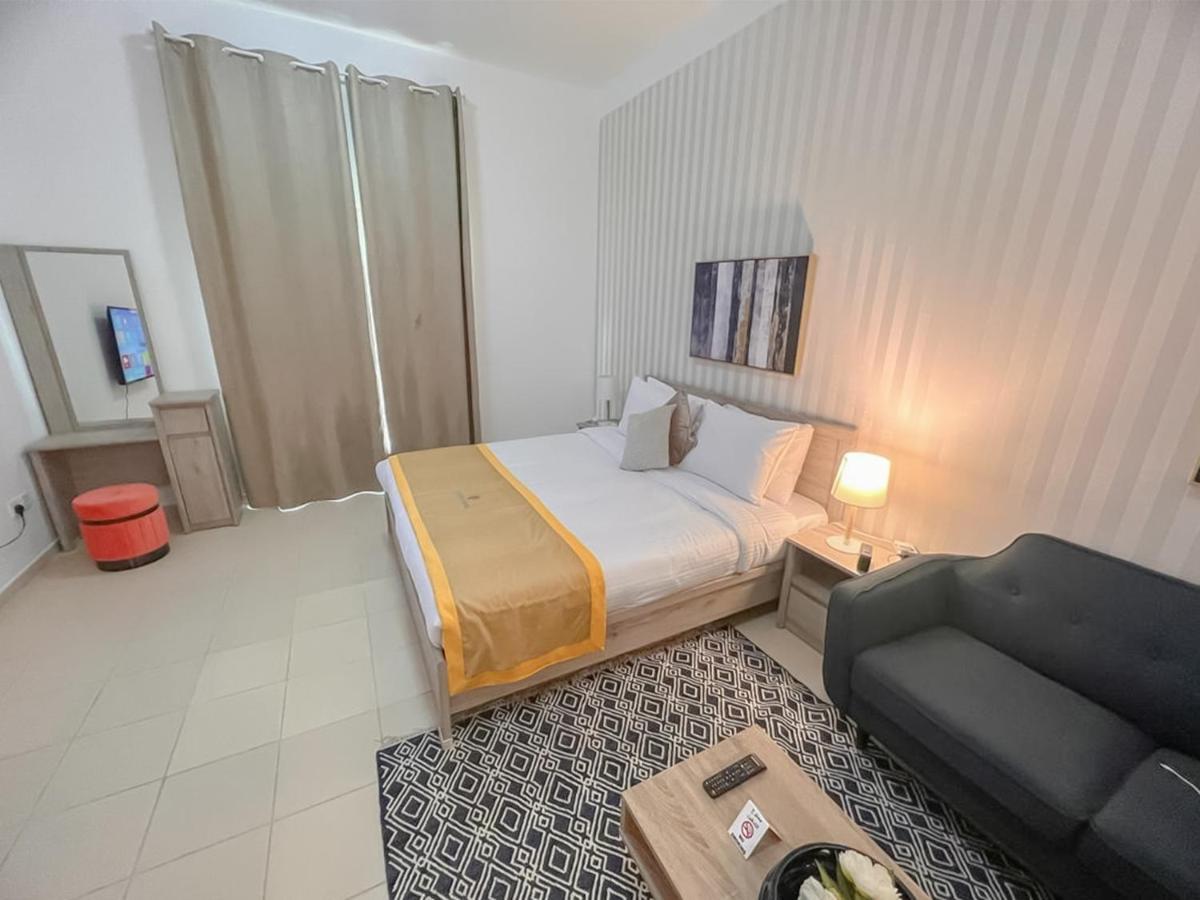 Cosmos Living Discovery Gardens Apartment