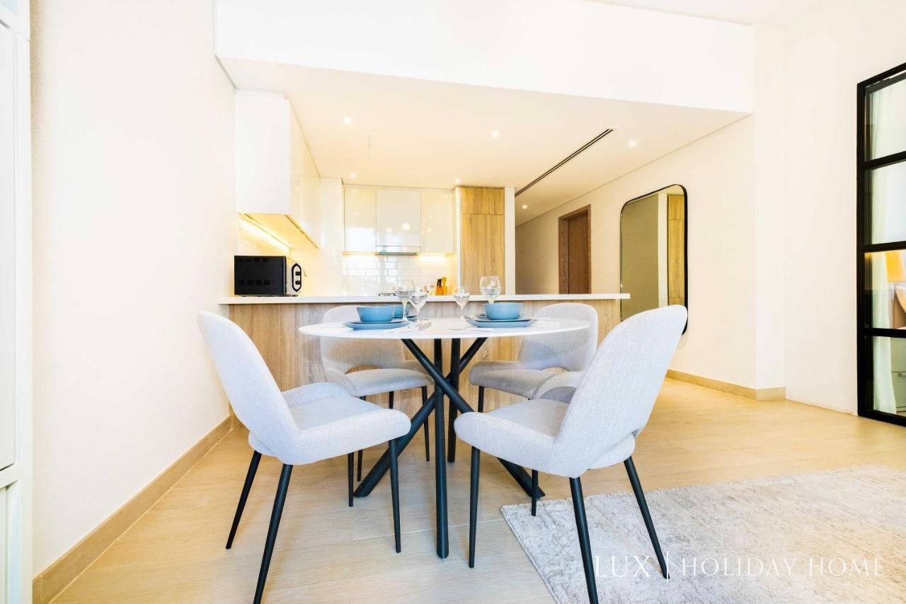 Lux - Contemporary In The Marina * Dubai