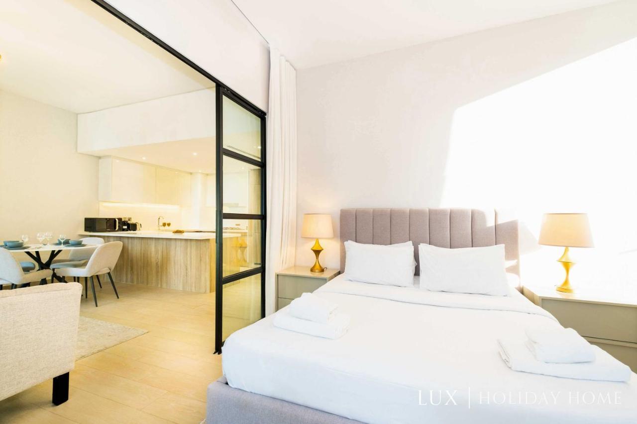 Lux - Contemporary In The Marina * Dubai