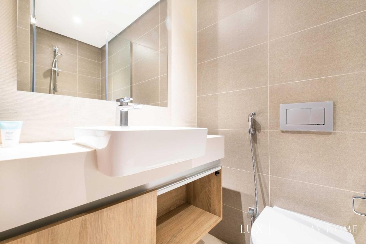 Lux - Contemporary In The Marina Apartment
