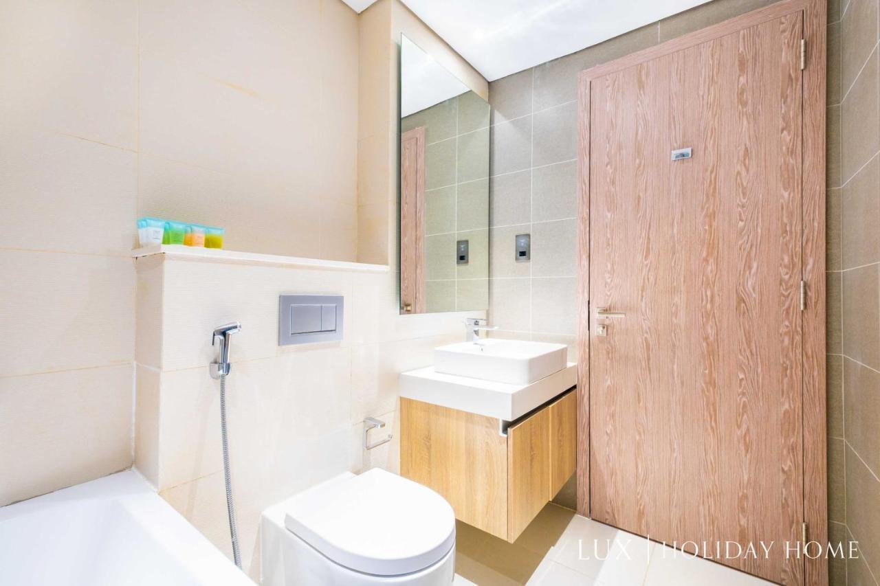 Lux - Contemporary In The Marina Apartment