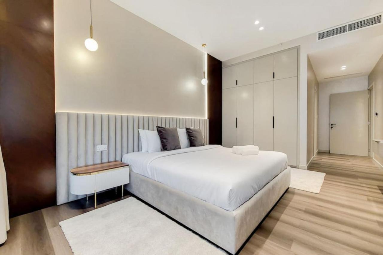 Horizon Tower, Marina - Exquisite Four Bedroom * Dubai