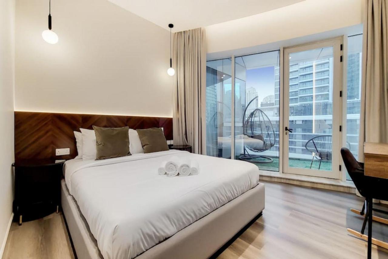 Horizon Tower, Marina - Exquisite Four Bedroom Apartment Dubai